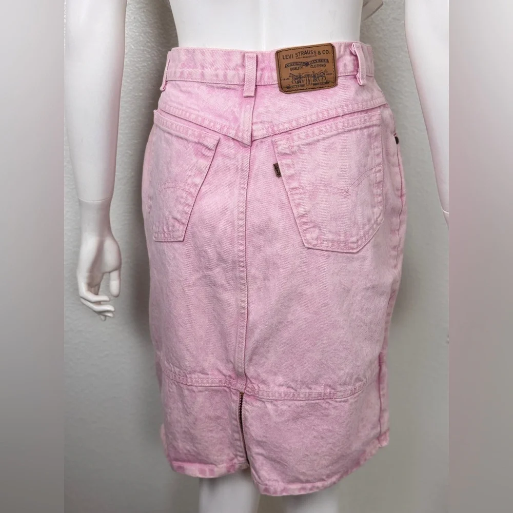 Levi’s vintage Pastel Pink Denim Skirt Sz 11. D10